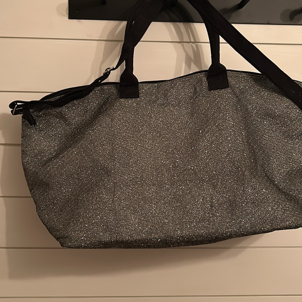 Victoria Secret 2015 Limited Edition Glitter Weekender Duffle - Picture 3 of 5